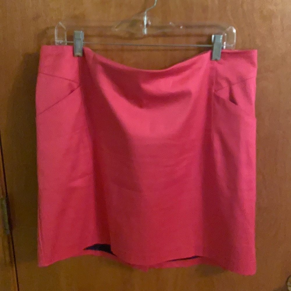 Hot pink mini skirt - Picture 2 of 5